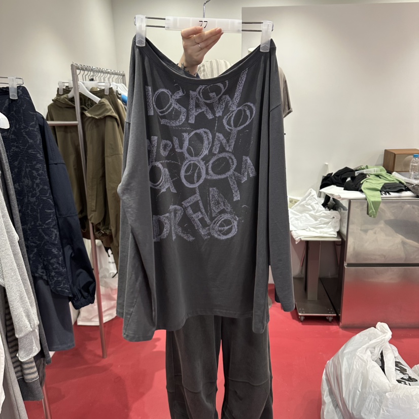 77東大門實拍女裝新款時尚熱賣真品人氣推薦休閑長袖T恤印花77長袖T恤圖色3