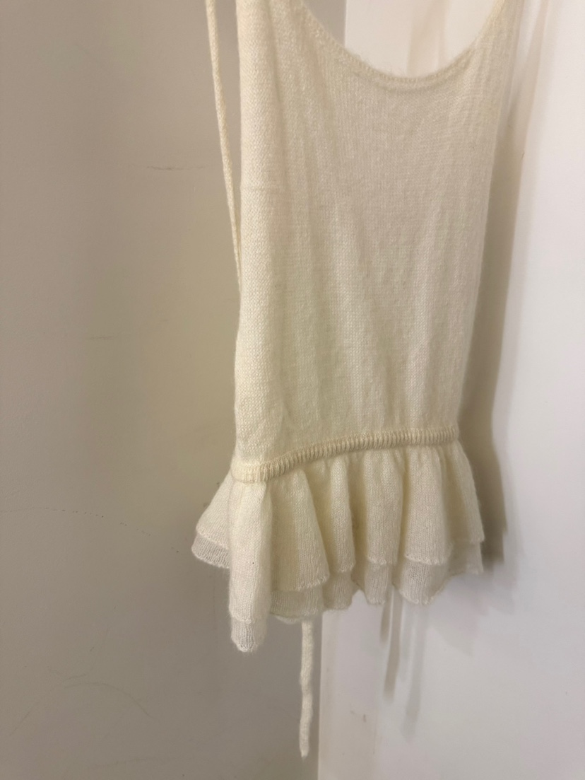 TWENTY FOUR SEVEN24-7韓國代購女裝新款熱賣吊帶背心荷葉邊馬海毛TEWNTY FOUR SEVEN24-7吊帶/背心