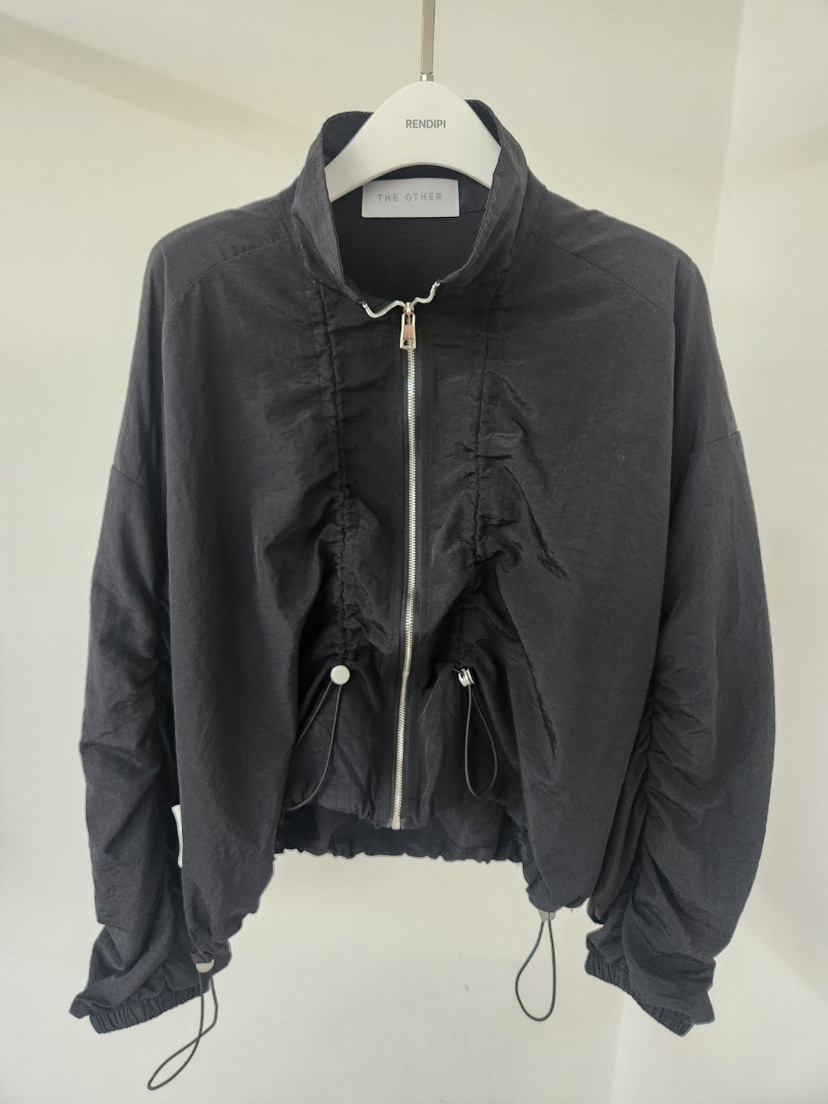THE OTHER東大門實拍女裝新品推薦熱賣時尚真品夾克褶皺THE OTHER夾克圖色2