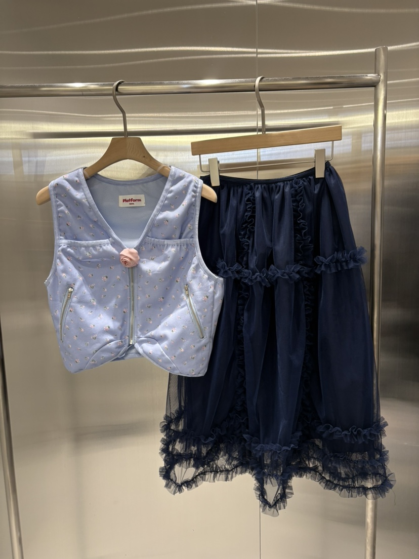 PLATFORM-L東大門實拍女裝新款時尚推薦真品熱賣馬甲花朵PLATFORM-L馬甲