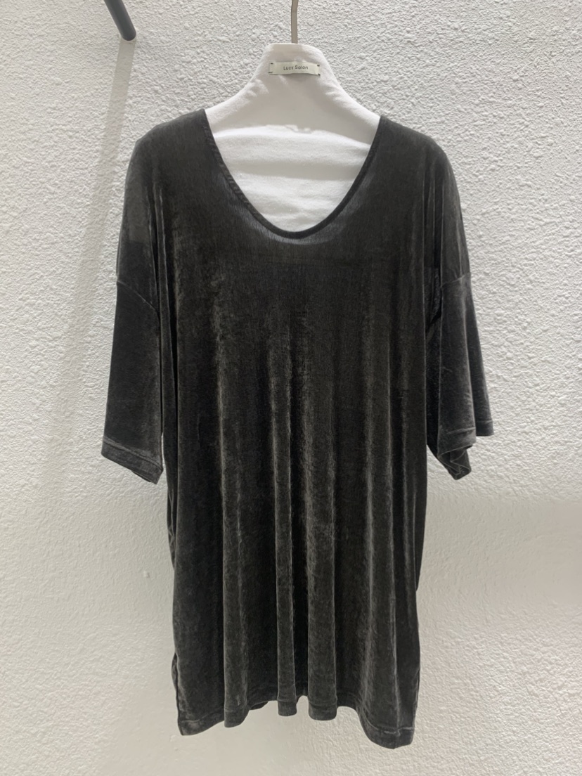 LUCY SALON韓國直郵女士新品推薦時尚休閑熱賣T恤天鵝絨LUCY SALONT恤圖色2墨色