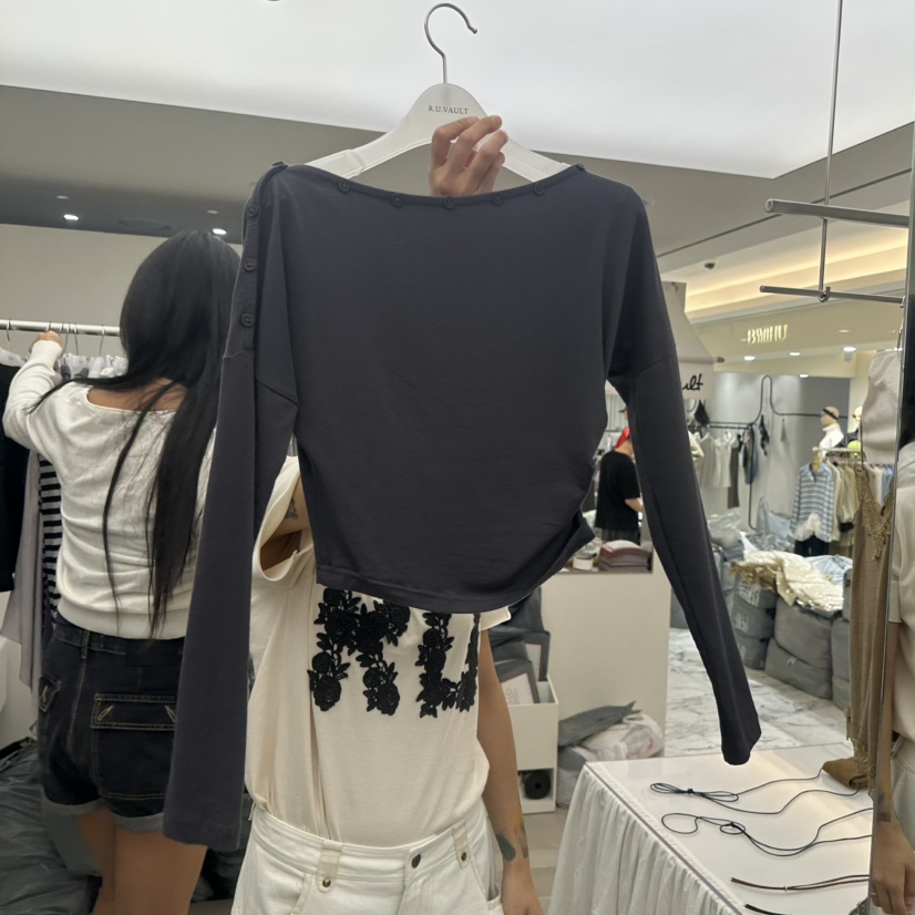R U VAULT韓國代購女裝新款人氣時尚熱賣休閑推薦長袖T恤R U VAULT長袖T恤圖色4