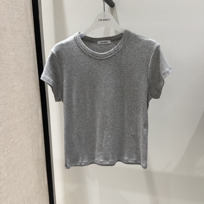 LOW MOMENT東大門直郵女士新款休閑真品人氣時尚推薦T恤LOW MOMENTT恤圖色4