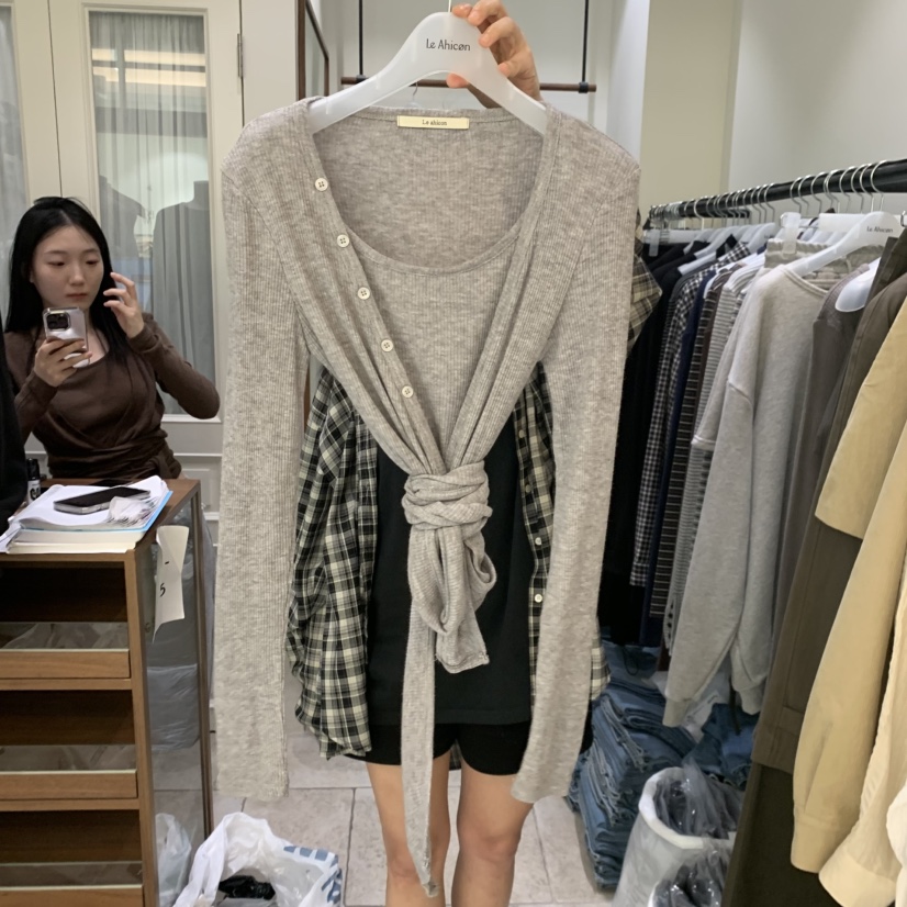 LE AHICON東大門直郵女裝新品熱賣時尚推薦人氣長袖T恤紐扣Le Ahicon長袖T恤圖色4花灰