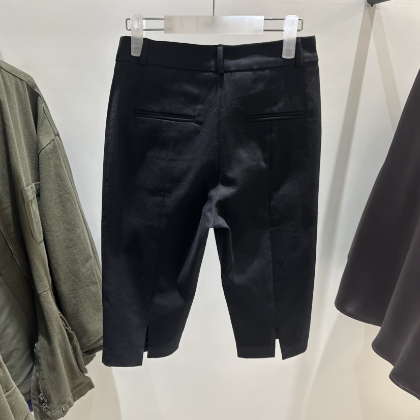 LOW MOMENT韓國直郵女士新品休閑推薦時尚真品熱賣人氣短褲LOW MOMENT短褲