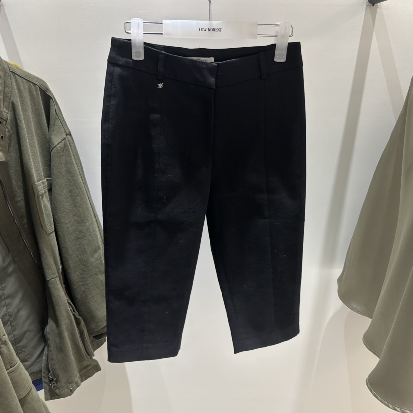 LOW MOMENT韓國直郵女士新品休閑推薦時尚真品熱賣人氣短褲LOW MOMENT短褲圖色1