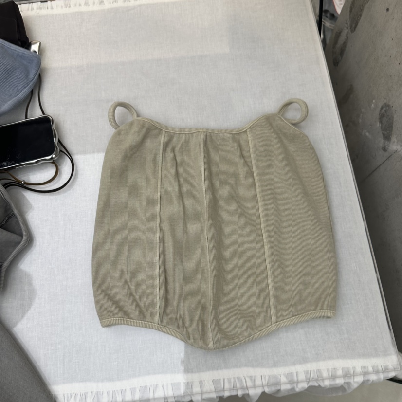 R U VAULT韓國直郵女裝新款時尚人氣休閑熱賣推薦吊帶背心R U VAULT吊帶/背心圖色2