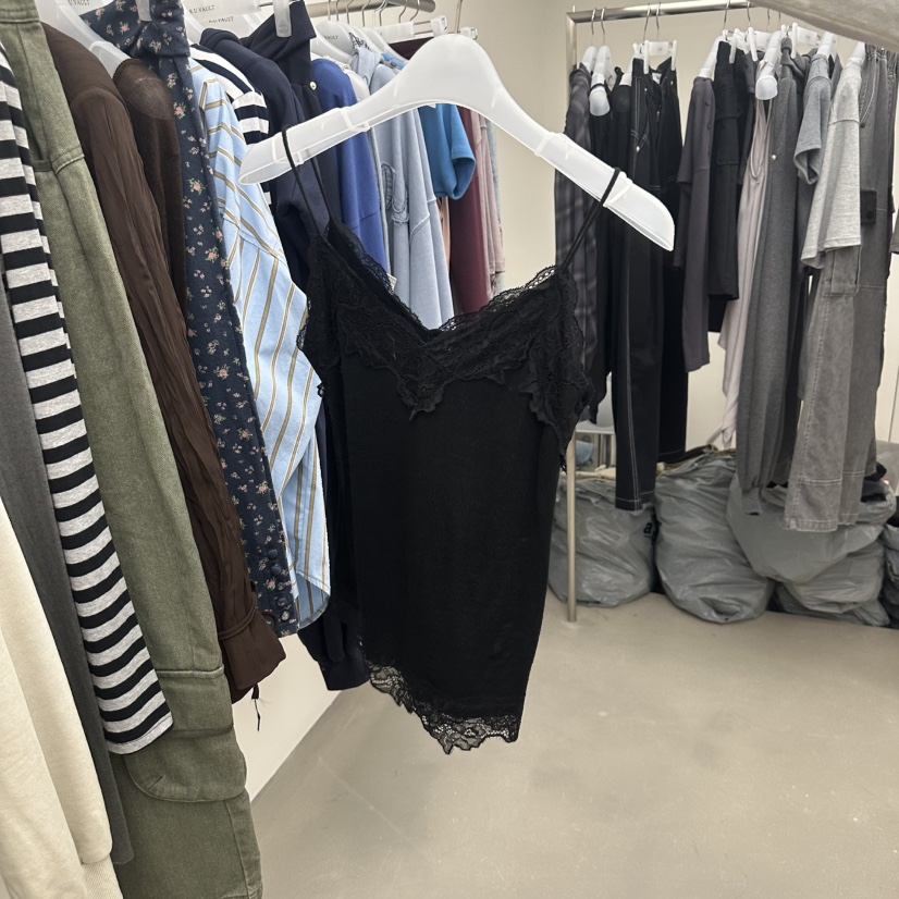 R U VAULT東大門實拍女士新款真品人氣熱賣吊帶背心蕾絲R U VAULT吊帶/背心