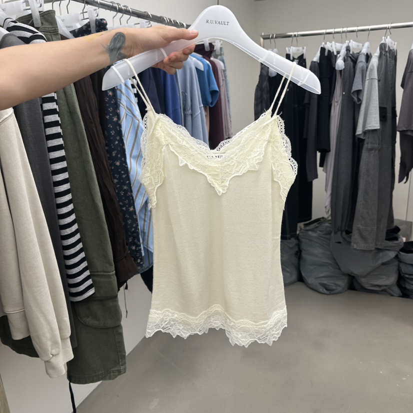 R U VAULT東大門實拍女士新款真品人氣熱賣吊帶背心蕾絲R U VAULT吊帶/背心圖色1