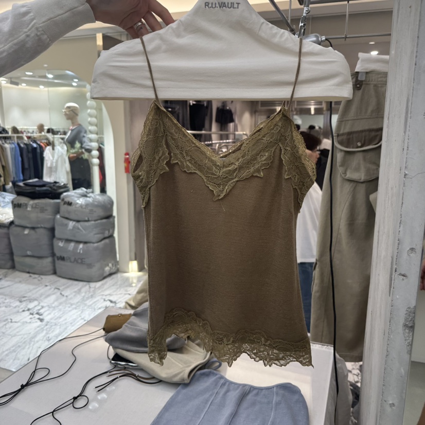 R U VAULT東大門實拍女士新款真品人氣熱賣吊帶背心蕾絲R U VAULT吊帶/背心圖色2