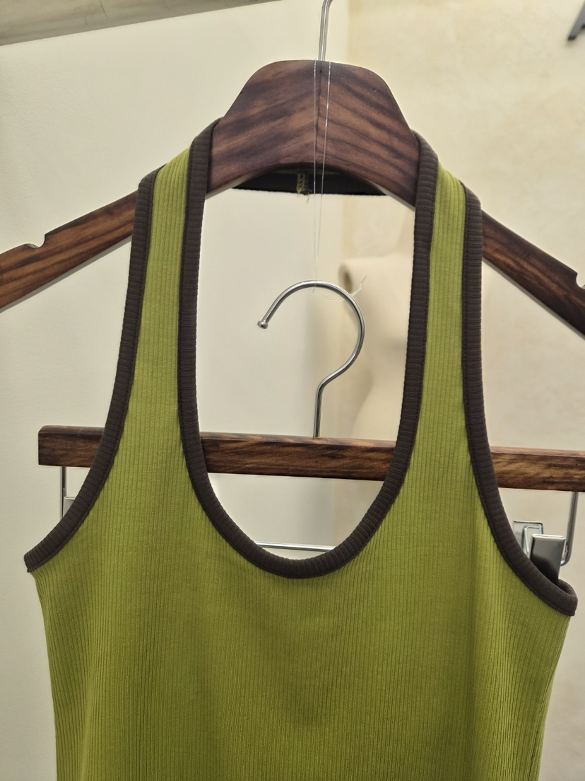 A I M東大門實拍女裝新品真品推薦時尚休閑熱賣吊帶背心A I M吊帶/背心