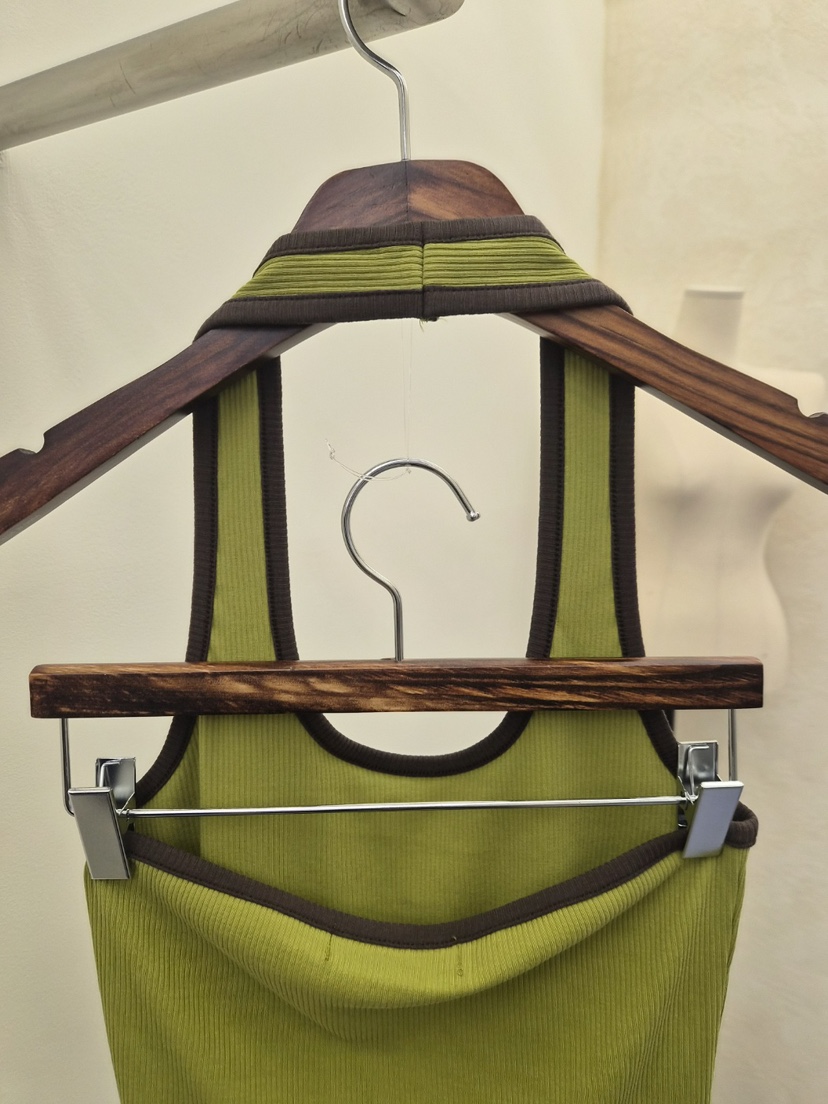 A I M東大門實拍女裝新品真品推薦時尚休閑熱賣吊帶背心A I M吊帶/背心