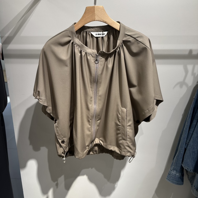 LAMINEDOR東大門實拍女裝新品推薦真品休閑襯衫蕾絲衫褶裥LA MINE DOR襯衫/蕾絲衫圖色1