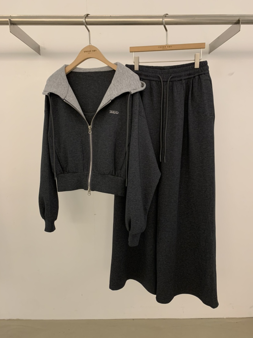 UNDER KEY東大門代購女士新品時尚人氣套裝三件套撞色連帽UNDER KEY套裝圖色2墨色