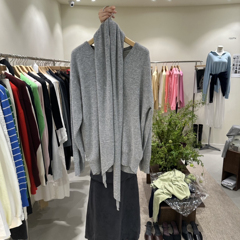 ROOM K-P東大門實拍女裝新款真品熱賣時尚針織衫含圍巾ROOM K-P針織衫圖色3