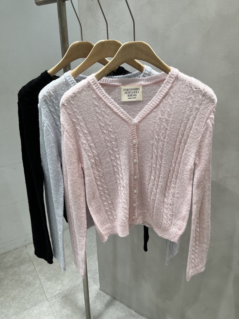 EVERCOMMERCE METICULOUSLY DESIGNED東大門直郵女士新款推薦針織衫扭曲EVERCOMMERCE METICULOUSLY DESIGNED針織衫