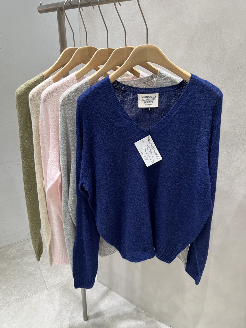 EVERCOMMERCE METICULOUSLY DESIGNED韓國直郵女士新品人氣針織衫EVERCOMMERCE METICULOUSLY DESIGNED針織衫