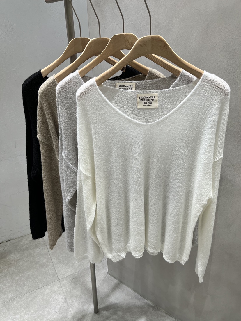 EVERCOMMERCE METICULOUSLY DESIGNED東大門直郵女裝新品熱賣針織衫EVERCOMMERCE METICULOUSLY DESIGNED針織衫
