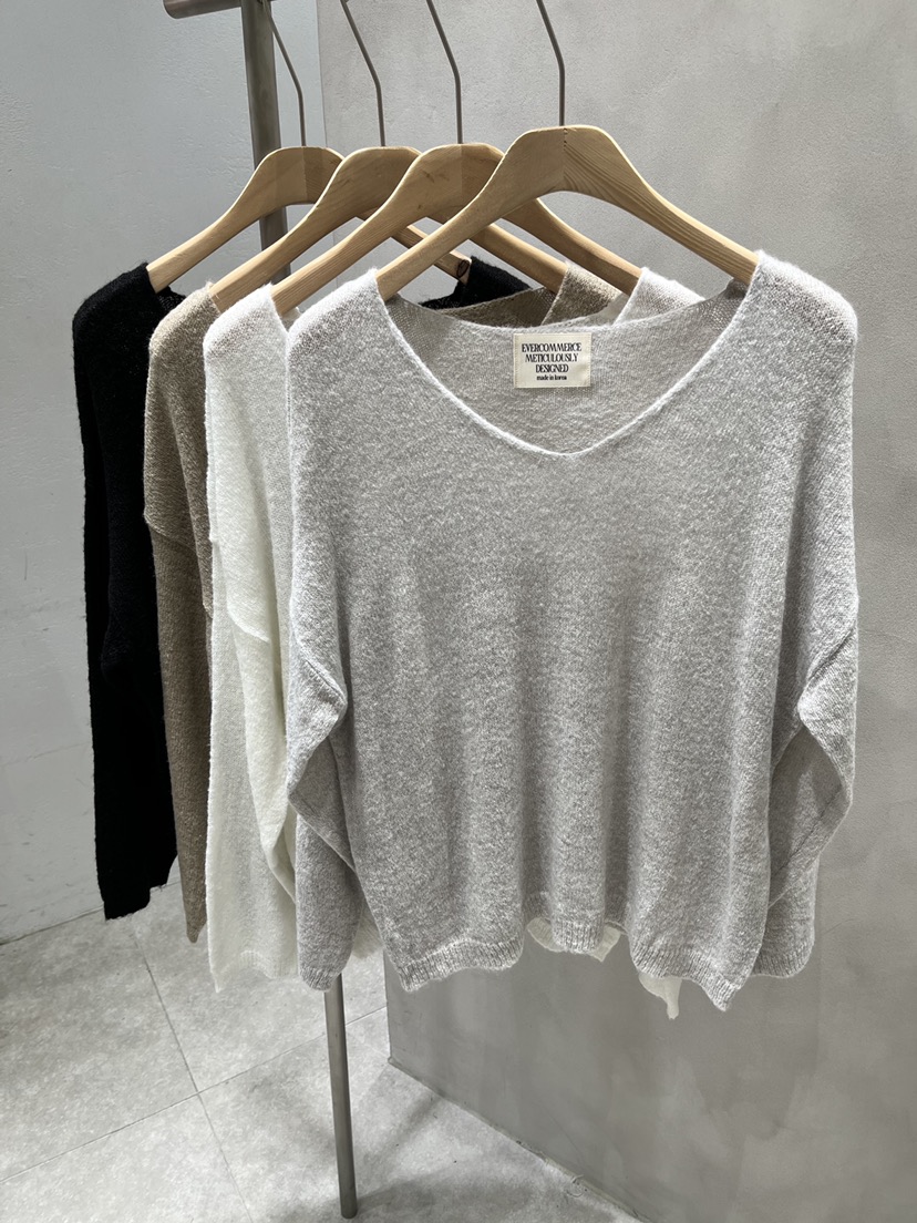 EVERCOMMERCE METICULOUSLY DESIGNED東大門直郵女裝新品熱賣針織衫EVERCOMMERCE METICULOUSLY DESIGNED針織衫