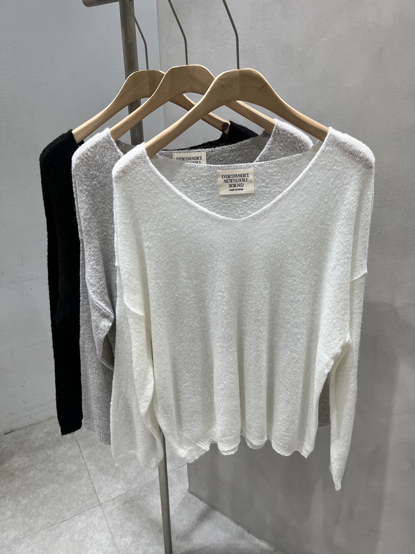 EVERCOMMERCE METICULOUSLY DESIGNED東大門直郵女裝新品熱賣針織衫EVERCOMMERCE METICULOUSLY DESIGNED針織衫