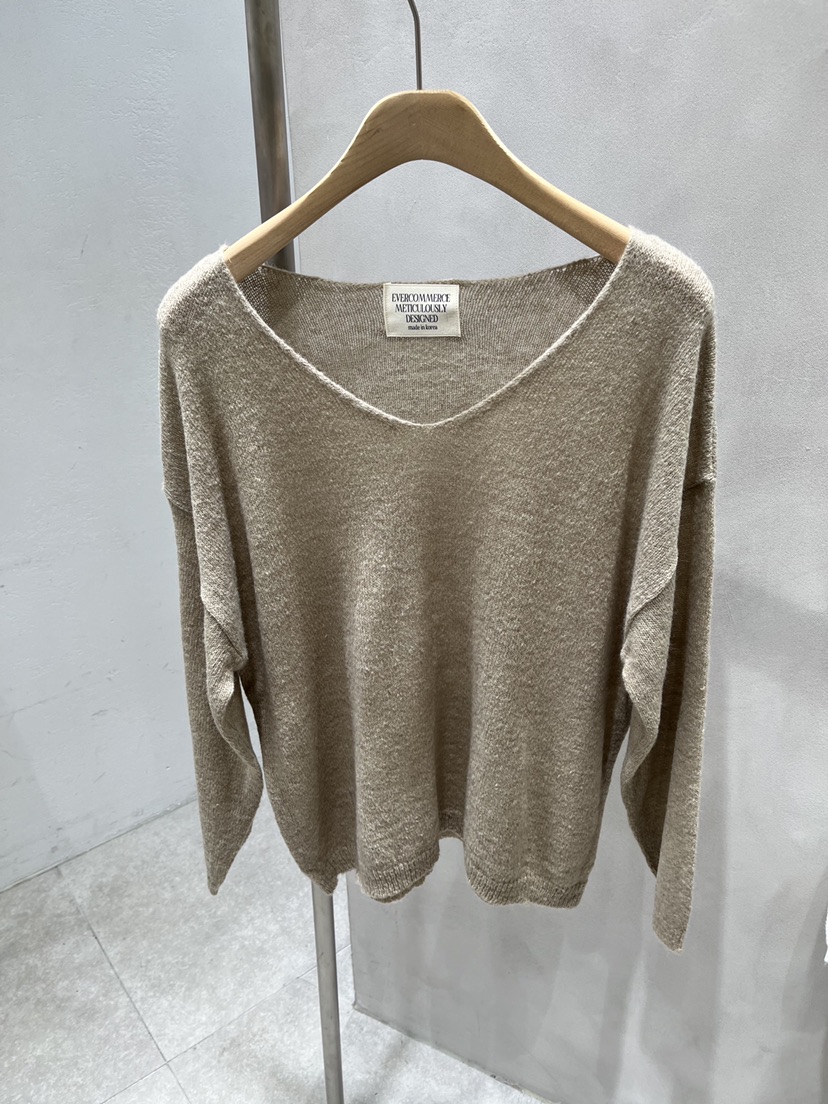 EVERCOMMERCE METICULOUSLY DESIGNED東大門直郵女裝新品熱賣針織衫EVERCOMMERCE METICULOUSLY DESIGNED針織衫圖色1