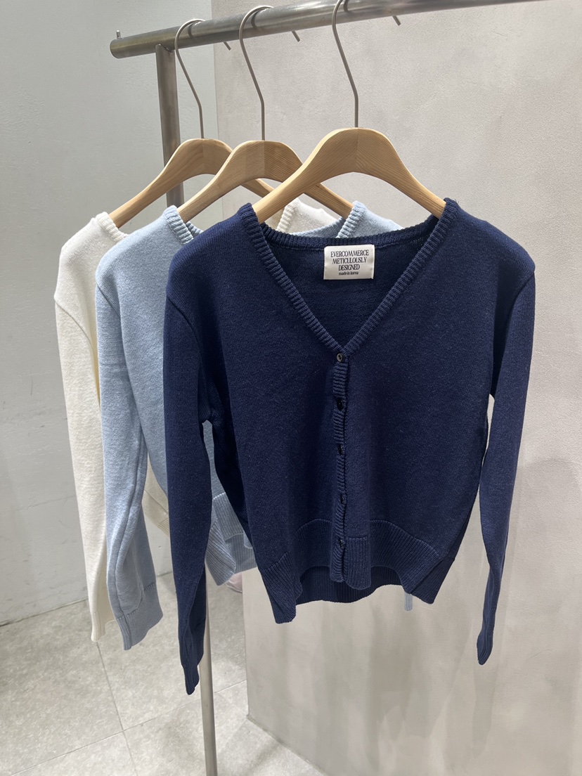 EVERCOMMERCE METICULOUSLY DESIGNED東大門代購女裝新款時尚針織衫棉質開衫經典EVERCOMMERCE METICULOUSLY DESIGNED針織衫