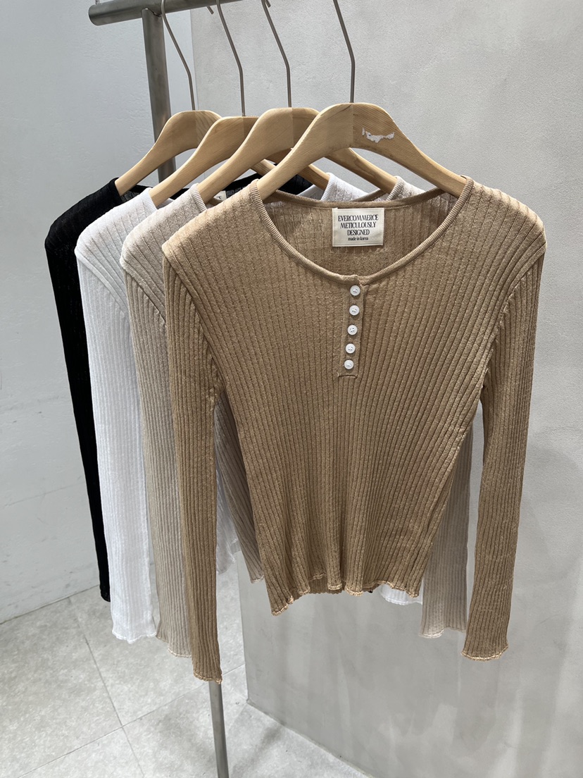 EVERCOMMERCE METICULOUSLY DESIGNED韓國直郵女裝新款熱賣針織衫EVERCOMMERCE METICULOUSLY DESIGNED針織衫