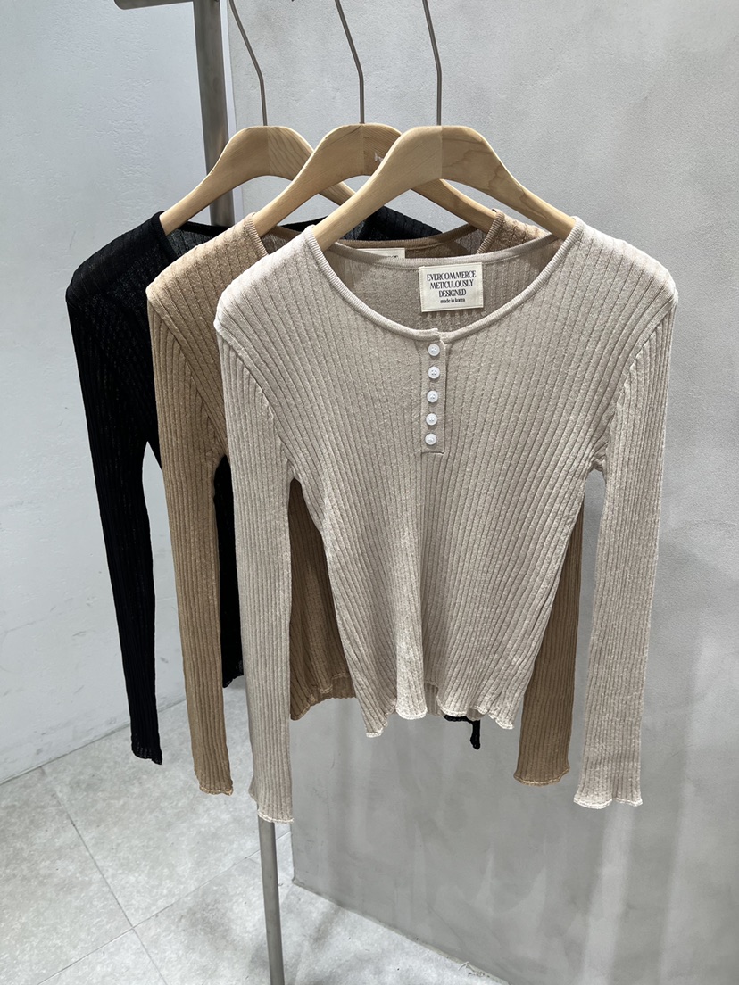 EVERCOMMERCE METICULOUSLY DESIGNED韓國直郵女裝新款熱賣針織衫EVERCOMMERCE METICULOUSLY DESIGNED針織衫