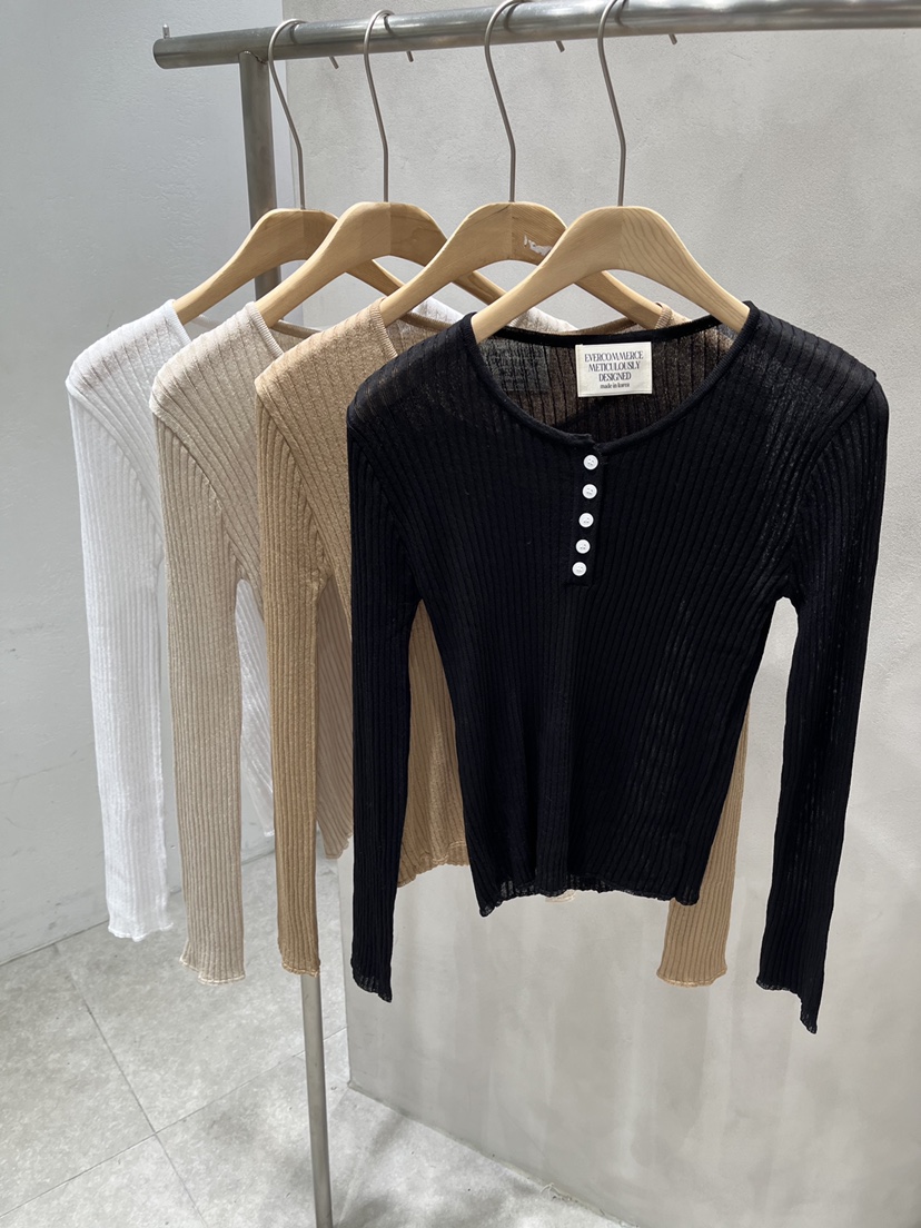 EVERCOMMERCE METICULOUSLY DESIGNED韓國直郵女裝新款熱賣針織衫EVERCOMMERCE METICULOUSLY DESIGNED針織衫
