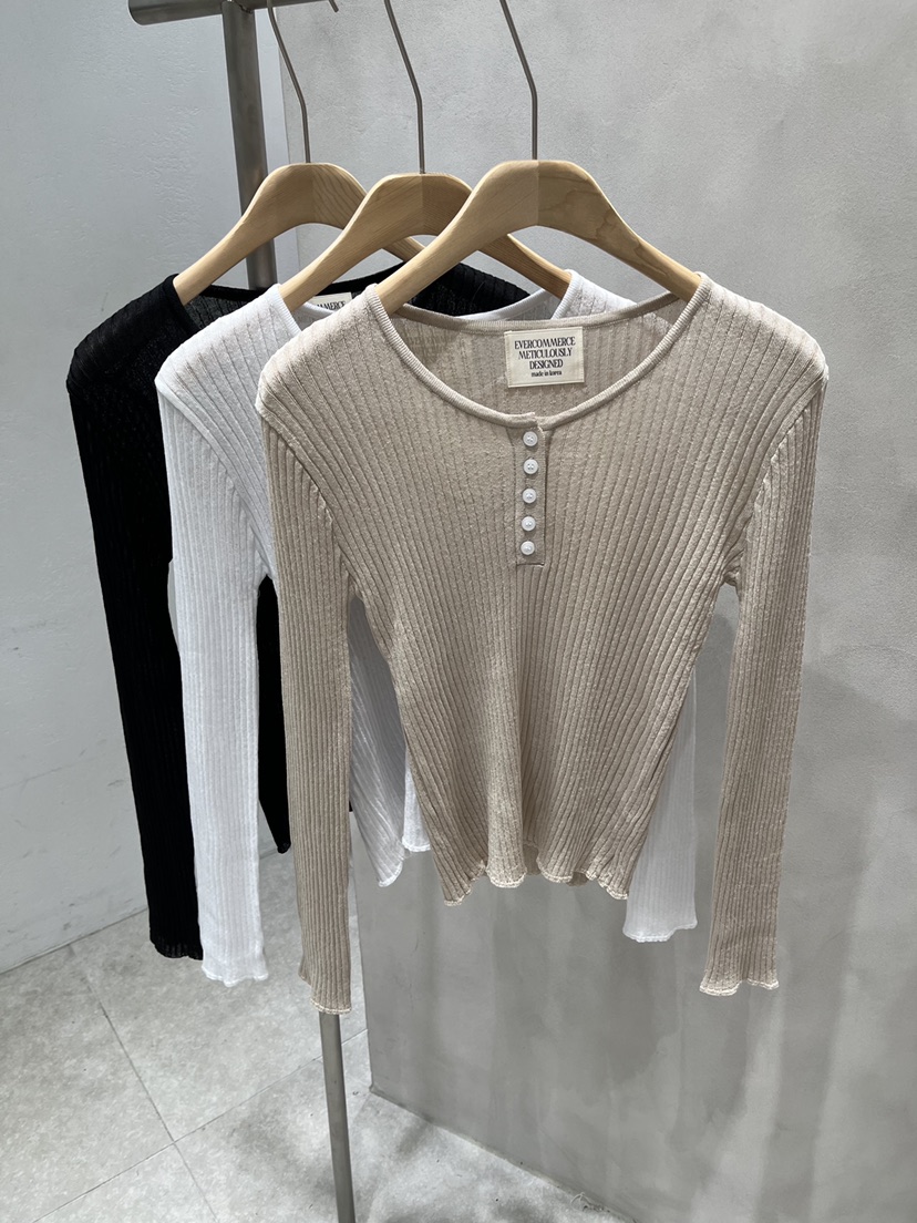 EVERCOMMERCE METICULOUSLY DESIGNED韓國直郵女裝新款熱賣針織衫EVERCOMMERCE METICULOUSLY DESIGNED針織衫