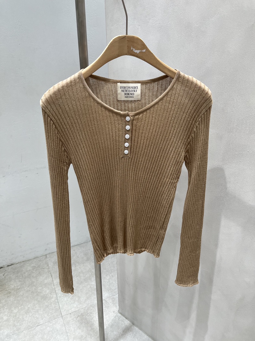 EVERCOMMERCE METICULOUSLY DESIGNED韓國直郵女裝新款熱賣針織衫EVERCOMMERCE METICULOUSLY DESIGNED針織衫圖色1