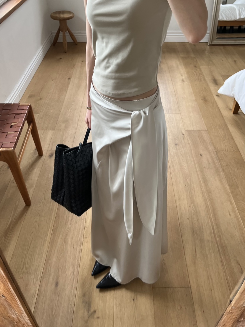 ME MO韓國代購女裝新款人氣真品休閑推薦長裙裹身裙緞面ME MO長裙