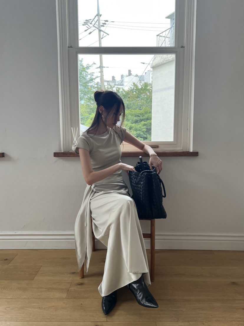 ME MO韓國代購女裝新款人氣真品休閑推薦長裙裹身裙緞面ME MO長裙