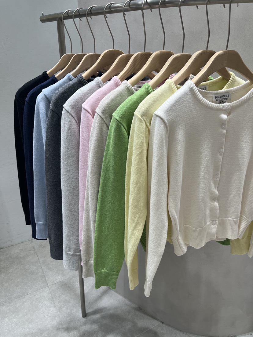 EVERCOMMERCE METICULOUSLY DESIGNED東大門代購女裝新款人氣針織衫棉質圓領開衫EVERCOMMERCE METICULOUSLY DESIGNED針織衫