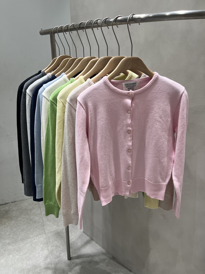 EVERCOMMERCE METICULOUSLY DESIGNED東大門代購女裝新款人氣針織衫棉質圓領開衫EVERCOMMERCE METICULOUSLY DESIGNED針織衫