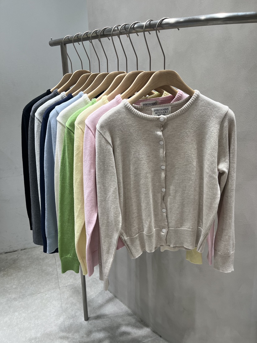 EVERCOMMERCE METICULOUSLY DESIGNED東大門代購女裝新款人氣針織衫棉質圓領開衫EVERCOMMERCE METICULOUSLY DESIGNED針織衫
