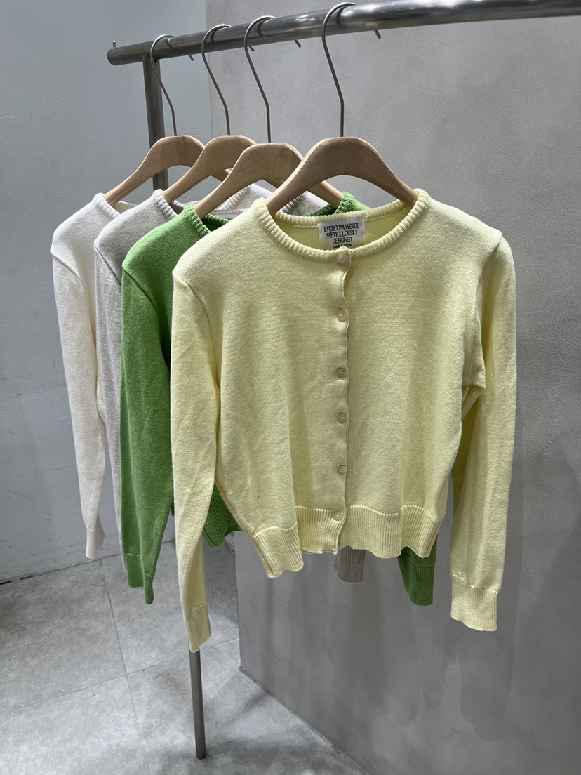 EVERCOMMERCE METICULOUSLY DESIGNED東大門代購女裝新款人氣針織衫棉質圓領開衫EVERCOMMERCE METICULOUSLY DESIGNED針織衫