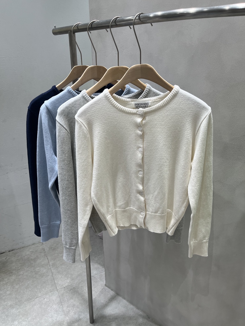 EVERCOMMERCE METICULOUSLY DESIGNED東大門代購女裝新款人氣針織衫棉質圓領開衫EVERCOMMERCE METICULOUSLY DESIGNED針織衫