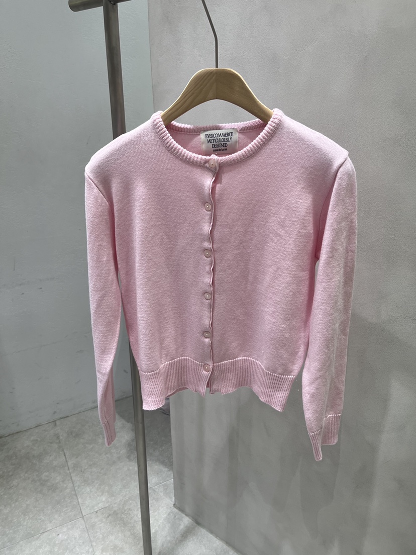 EVERCOMMERCE METICULOUSLY DESIGNED東大門代購女裝新款人氣針織衫棉質圓領開衫EVERCOMMERCE METICULOUSLY DESIGNED針織衫圖色1