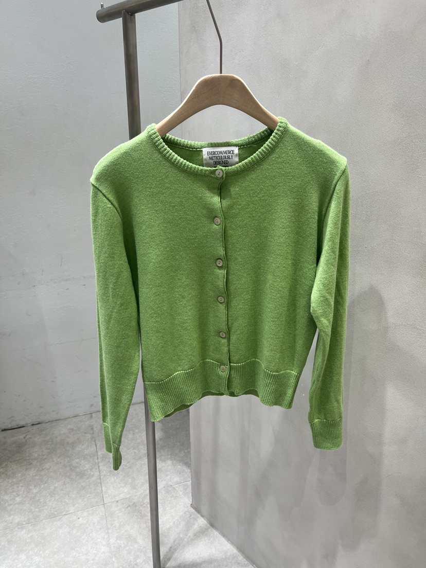 EVERCOMMERCE METICULOUSLY DESIGNED東大門代購女裝新款人氣針織衫棉質圓領開衫EVERCOMMERCE METICULOUSLY DESIGNED針織衫圖色2