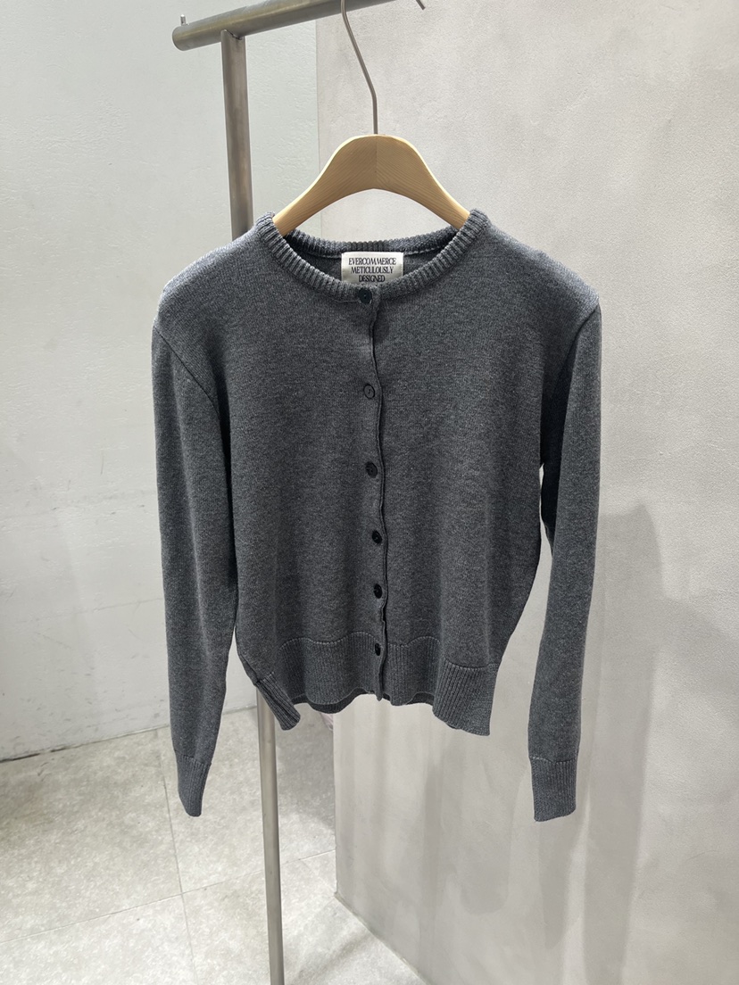 EVERCOMMERCE METICULOUSLY DESIGNED東大門代購女裝新款人氣針織衫棉質圓領開衫EVERCOMMERCE METICULOUSLY DESIGNED針織衫圖色7