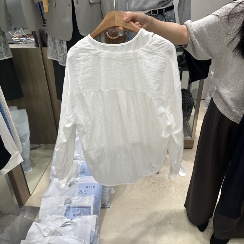MELO韓國代購女裝新款真品人氣時尚襯衫蕾絲衫不對稱拉鏈MELO襯衫/蕾絲衫