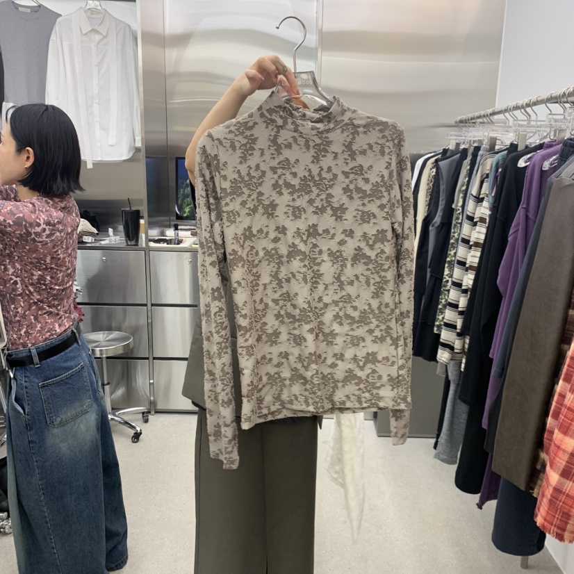 LATTEMOOD韓國直郵女士新品真品人氣熱賣時尚長袖T恤半領LATTEMOOD長袖T恤圖色2