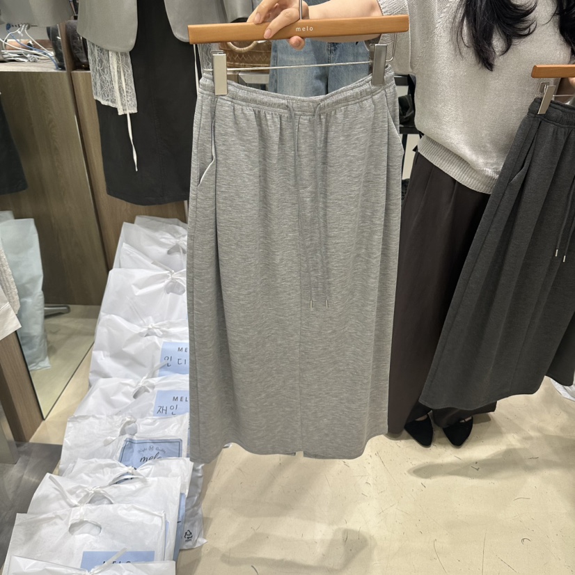 MELO韓國直郵女士新品熱賣真品推薦休閑人氣時尚長裙天絲MELO長裙圖色1
