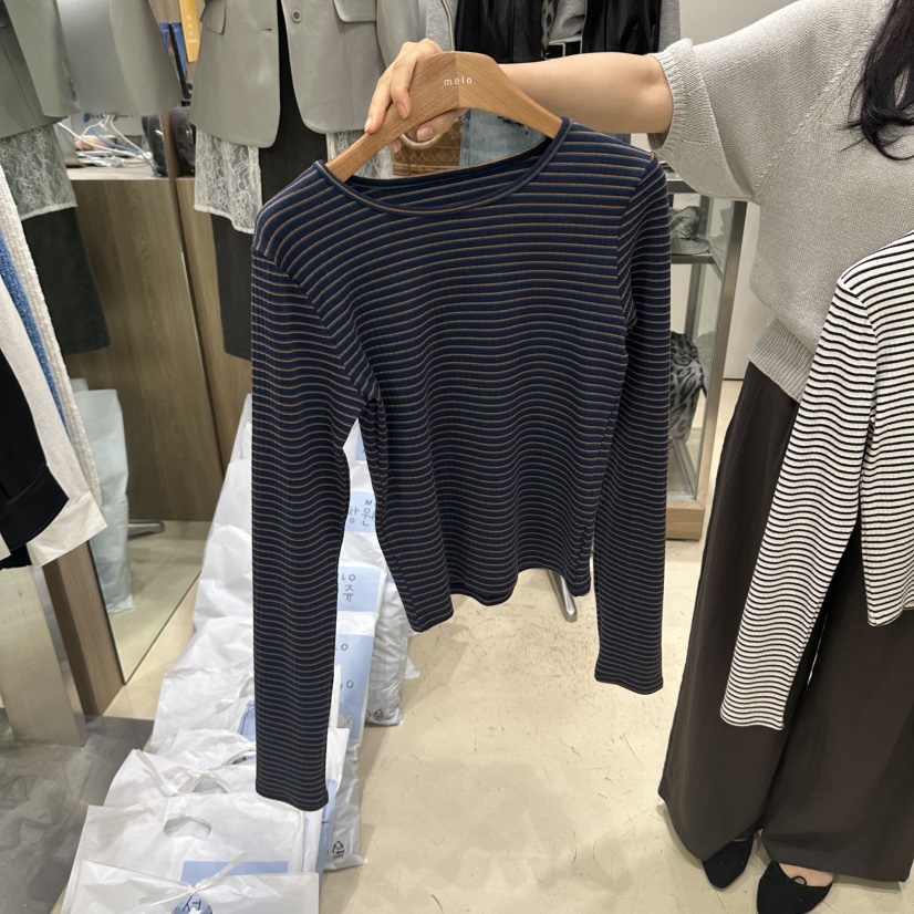 MELO東大門實拍女裝新款真品時尚休閑熱賣人氣長袖T恤條紋MELO長袖T恤圖色2