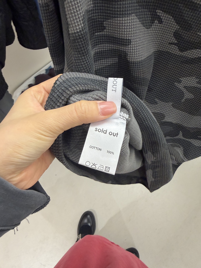 SOLD OUT韓國代購女士新款時尚真品休閑人氣熱賣長袖T恤SOLD OUT長袖T恤