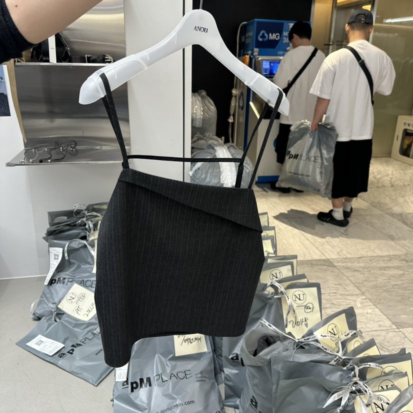 ANOU東大門實拍女裝新品休閑時尚推薦熱賣人氣真品吊帶背心ANOU吊帶/背心圖色2墨色