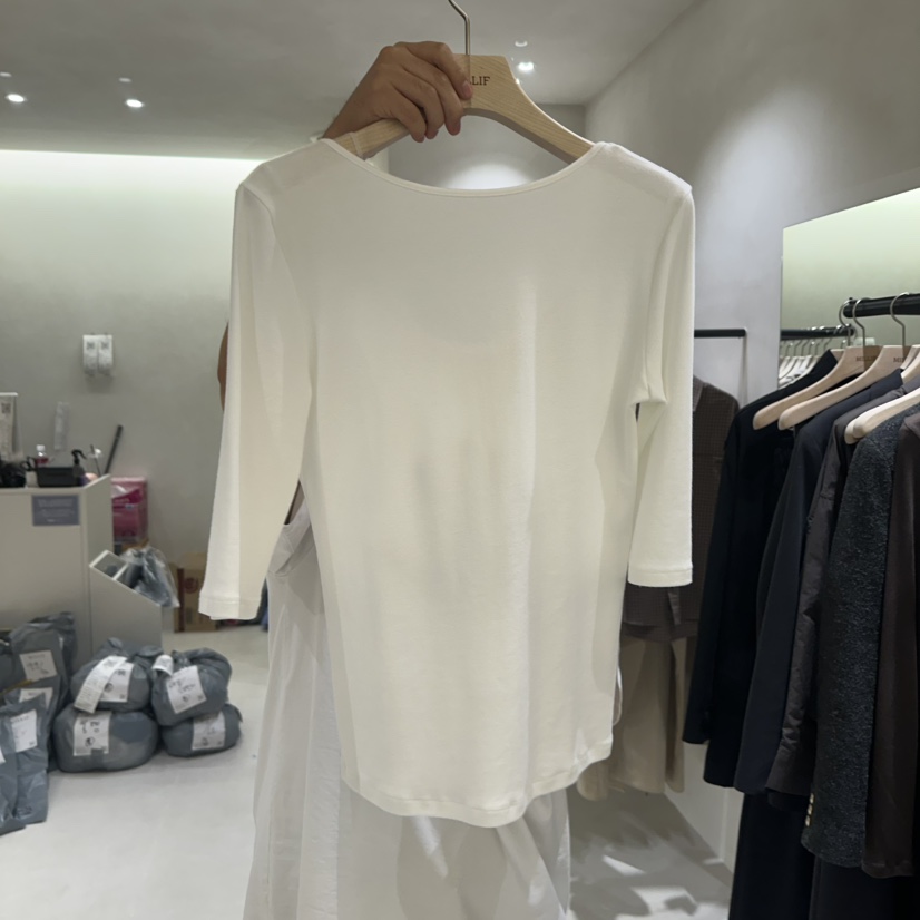 MILLIF東大門直郵女士新品真品休閑職業熱賣人氣T恤深U領MILLIFT恤圖色3