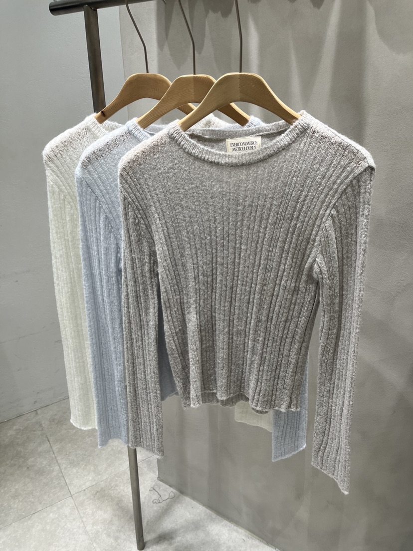 EVERCOMMERCE METICULOUSLY DESIGNED東大門直郵女裝新款真品針織衫EVERCOMMERCE METICULOUSLY DESIGNED針織衫