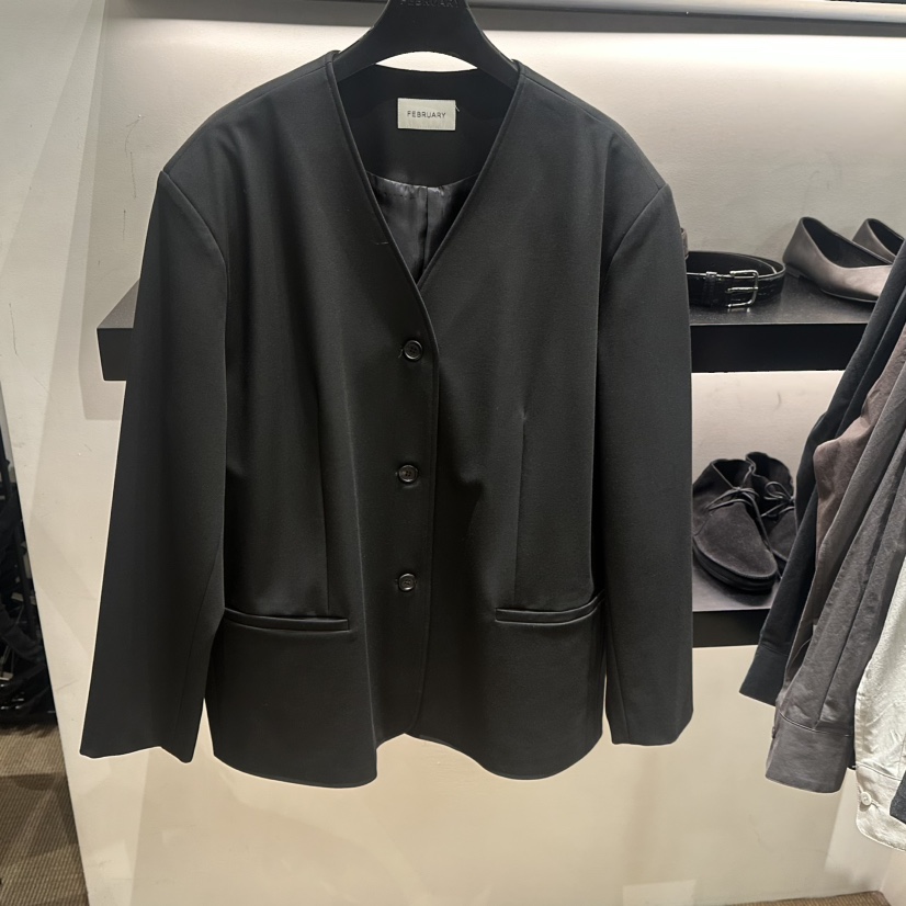 FEBRUARY 11東大門代購女士新款熱賣時尚真品休閑西裝西服FEBRUARY 11西裝/西服圖色2黑色